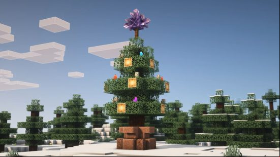 Minecraft Christmas builds: a cute vanilla Minecraft Christmas tree sits on the snow, topped with Amethyst