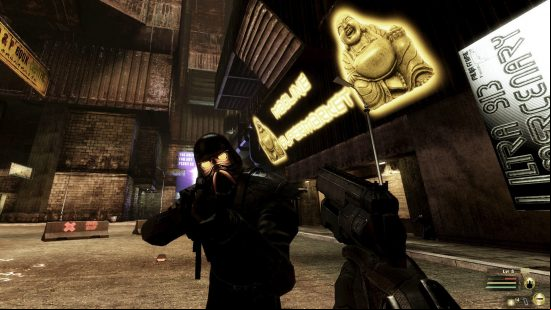 Best Cyberpunk games - E.Y.E Divine Cybermancy: You face off with an opponent in a helmet in an industrial, dark Cyberpunk warehouse