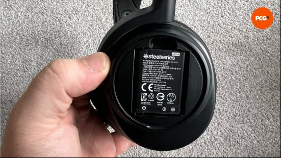 an image of the Nova Pro Wireless' removable battery storage