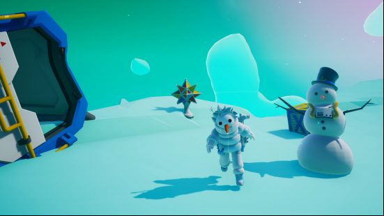 Astroneer Project Cheer delivery event brings festive fun to 9/10 Steam space sandbox game - A player dressed as a snowman runs past an actual snowman and a crashed ship.