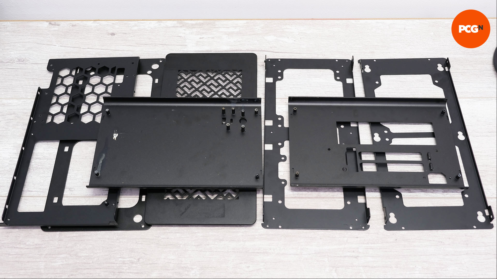 How to paint your PC case: Dismantle case