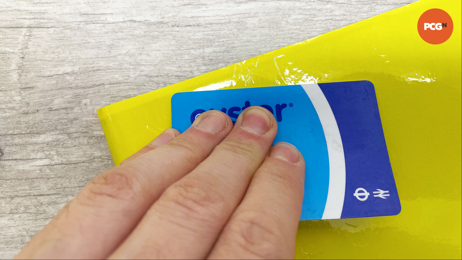 How to vinyl wrap your PC case: Remove air bubbles with credit card