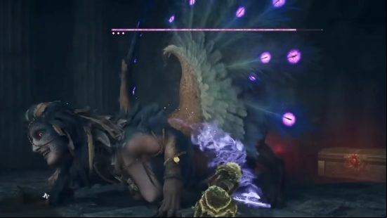 The Dragon's Dogma 2 Sphinx grins at the Arisen as it swipes at her side during the boss fight.