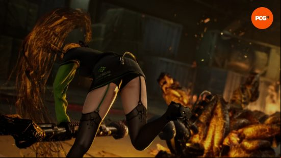 Stellar Blade impressions: Eve brings an enormous hammer down on a mighty Naytiba boss.