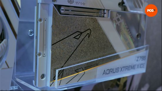 gigabyte aorus z790 xtreme ice 02