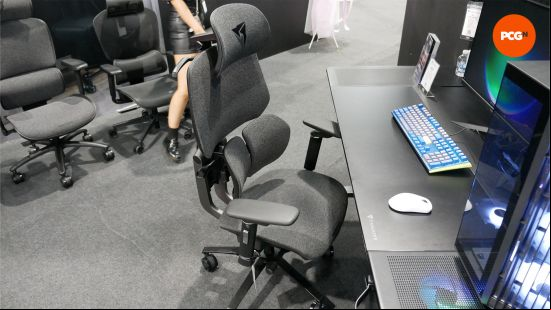 thunderx3 flex pro gaming chair 01