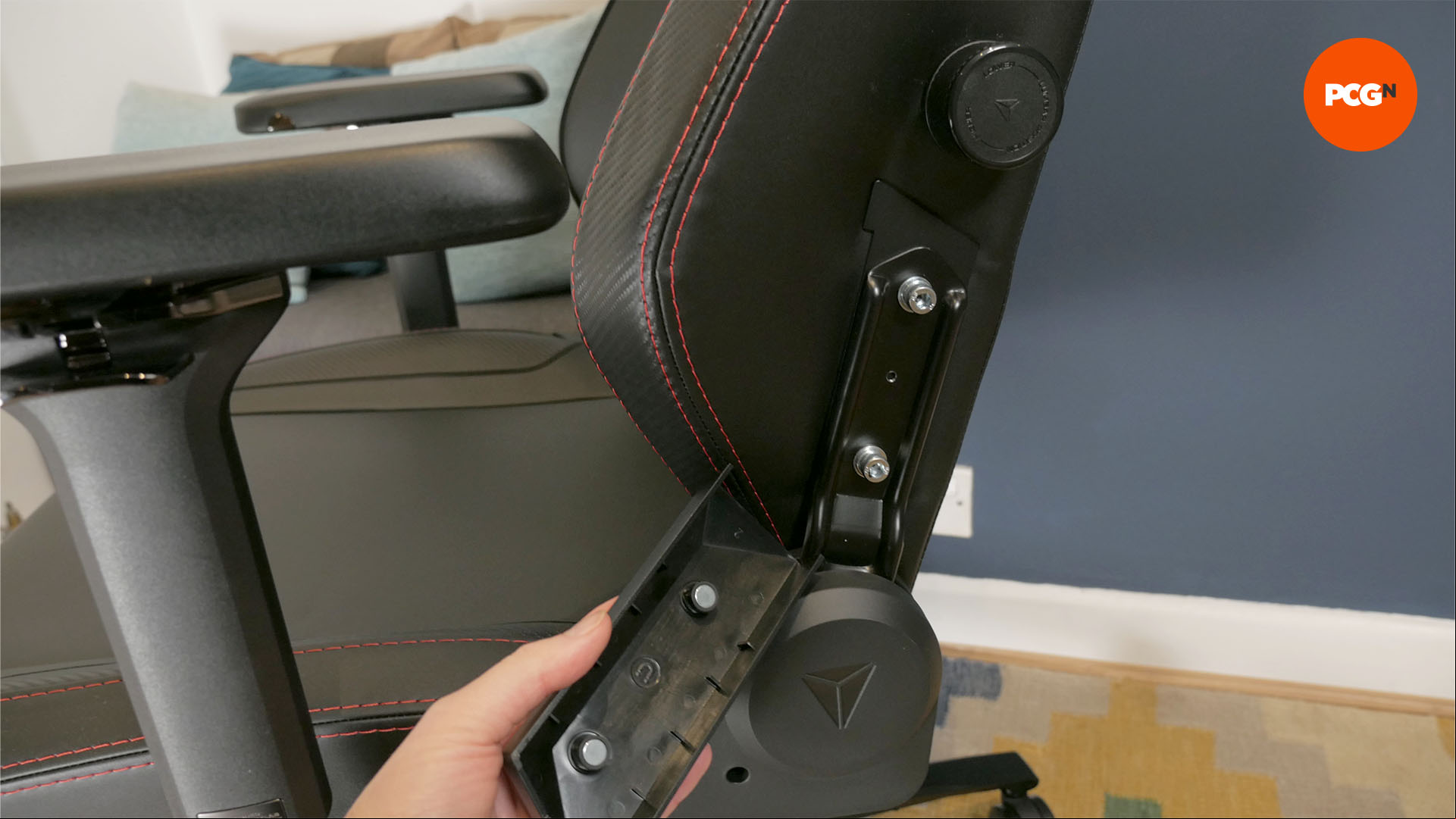 secretlab titan evo 2022 review 07 magnetic side bolt cover