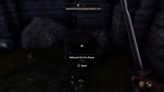 the hollowed-out tree stump that can be used to store items in Oblivion Remastered.