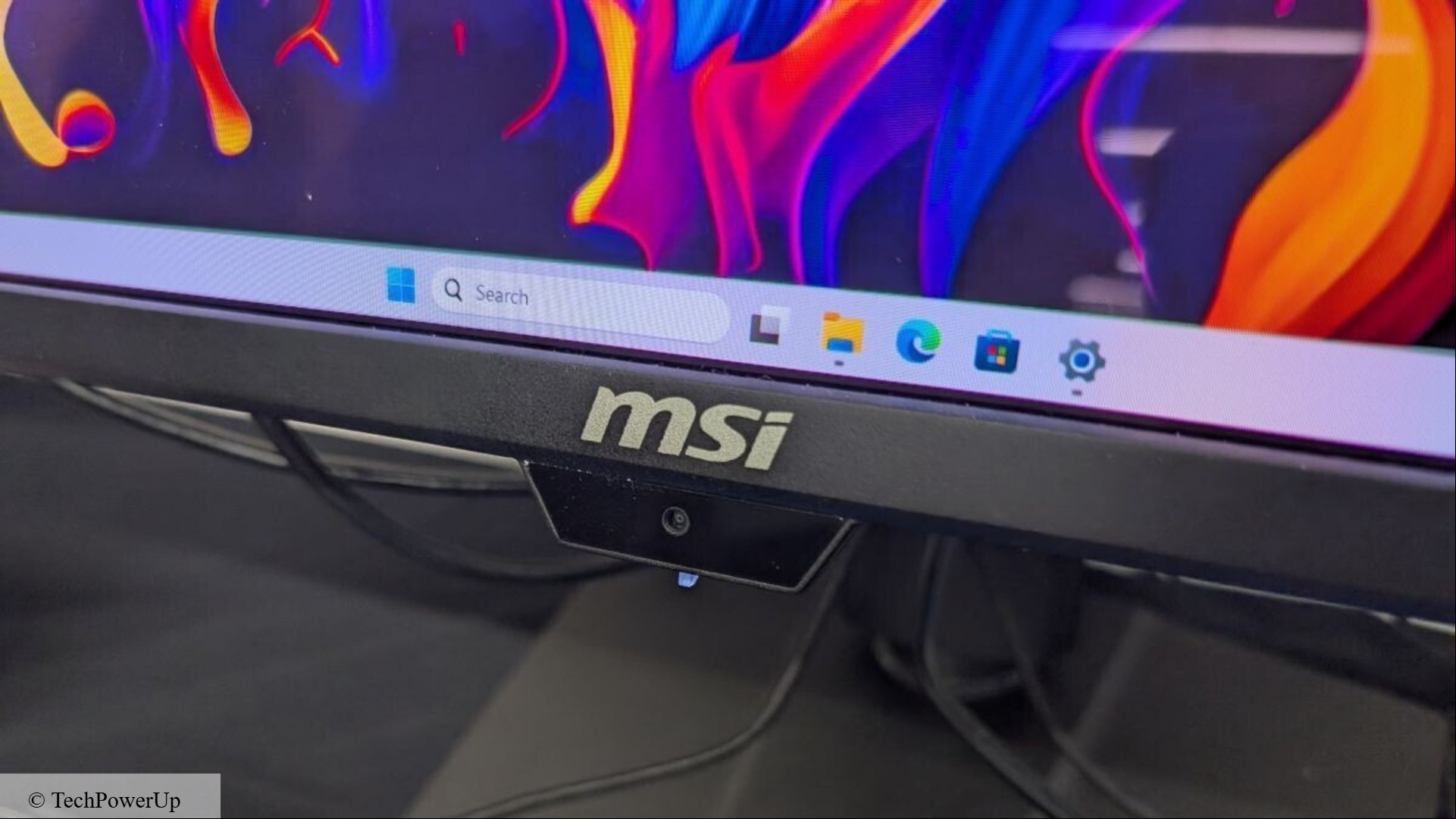 MSI monitor AI sensor